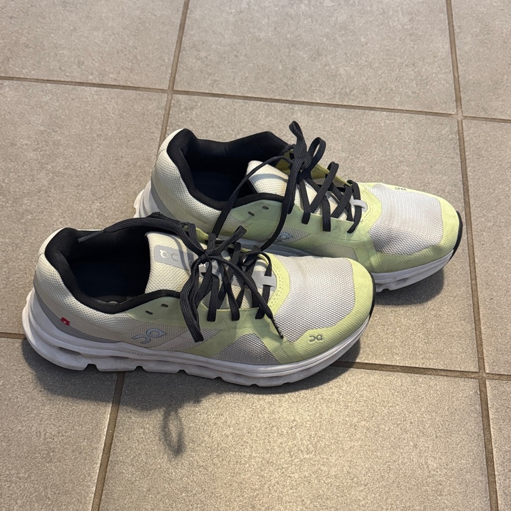ON CLOUD runner Women's Sneakers - White neon yellow and Black - Picture 3 of 3